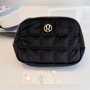Lululemon Black Everywhere Belt Bag 1L Quilted Velour
